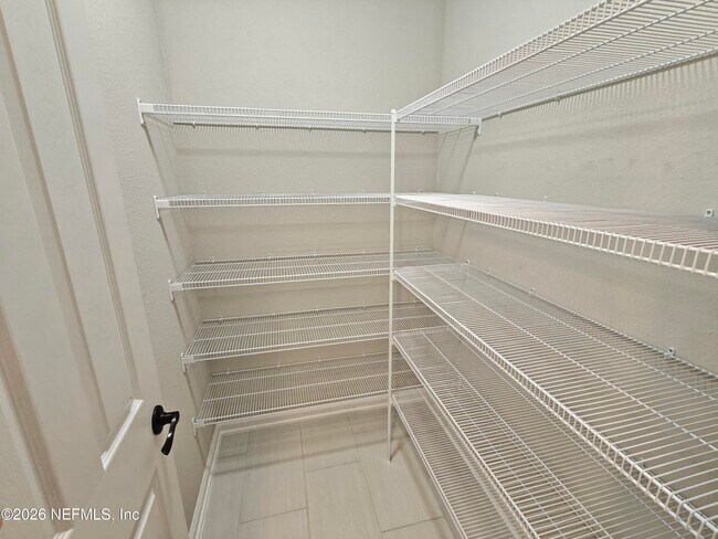 Building Photo - 1876 Amberly Dr