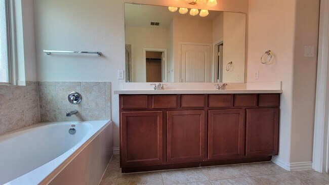 Building Photo - 386 Shale Cir