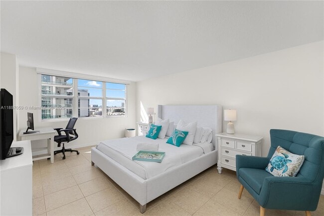 Building Photo - 6917 Collins Ave