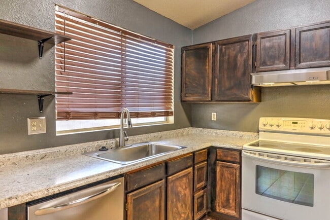 Building Photo - $1,000 Move-In Credit - Mission View off Valencia. Cardinal and Los Reales Rd