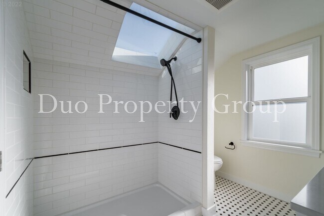 Building Photo - 8th Street