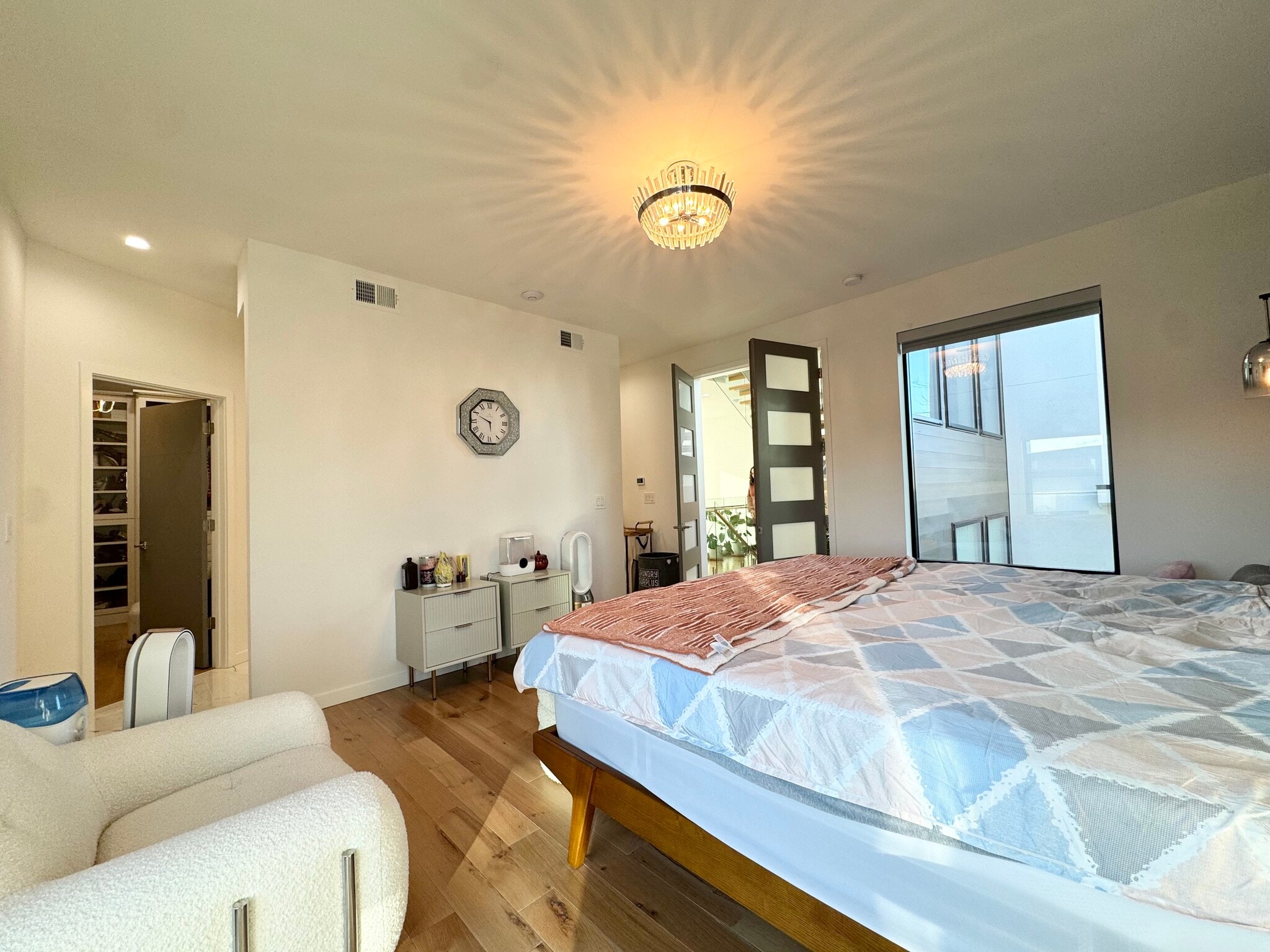 Building Photo - 4732 Mercier St