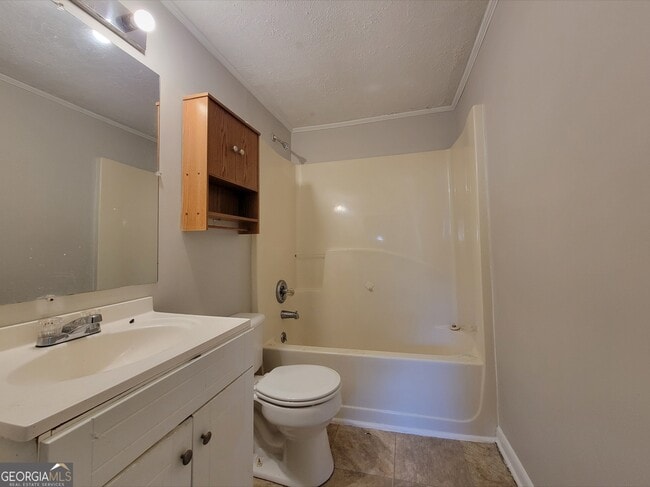 Building Photo - 210 Highland Dr