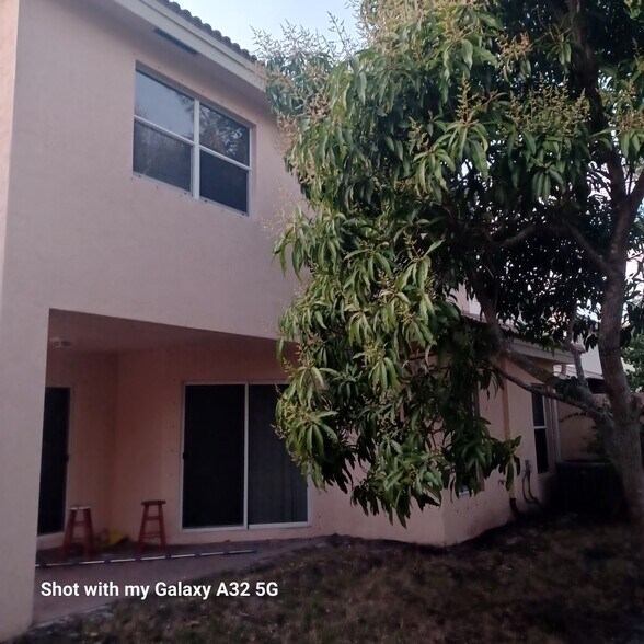 Building Photo - 6258 Adriatic Way