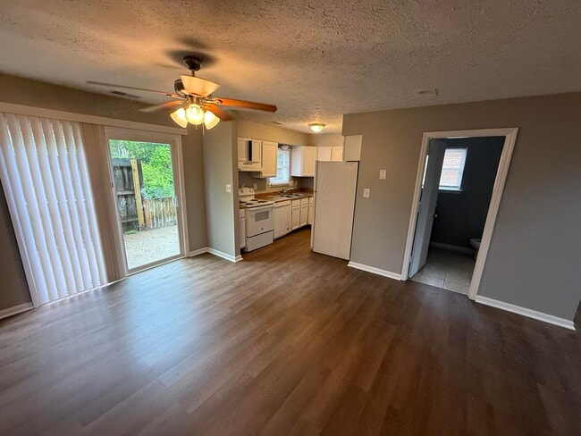 Building Photo - 3705 Crosby Dr