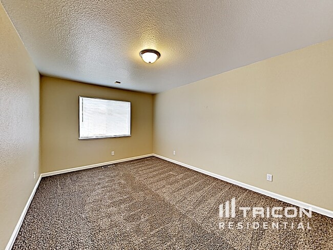 Building Photo - 6290 W Crow Ct