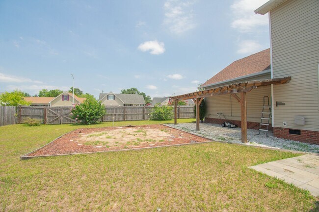 Building Photo - Coming Soon! 3 Bedroom 2.5 Bathroom- Large Fenced Yard Pets Okay!