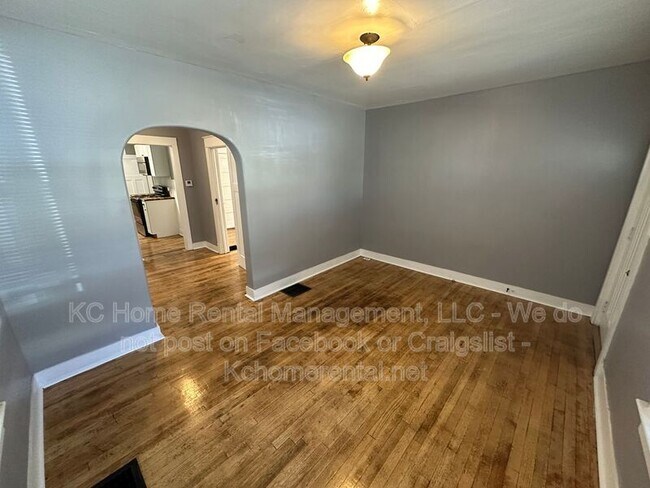 Building Photo - 5233 E 6 St