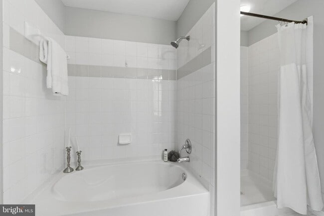 Building Photo - 2465 Army Navy Dr