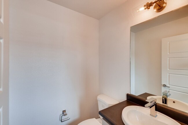 Building Photo - 3 Bedroom Townhomes For Rent