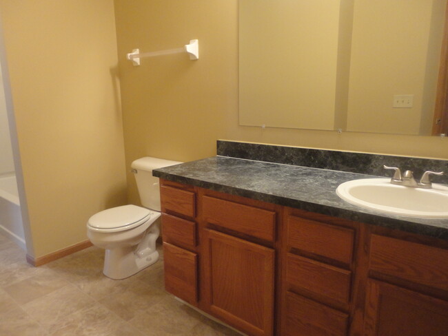 Building Photo - 5828 Winshire Dr