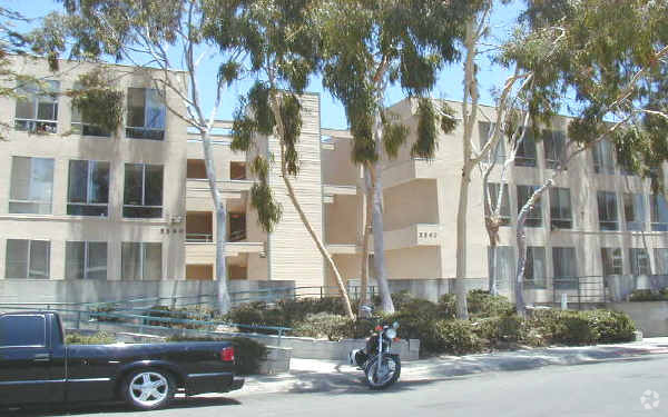 Building Photo - Campus Walk Condominiums