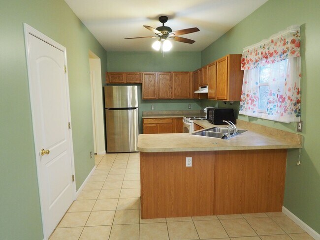 Building Photo - 3029 Charing Cross Rd