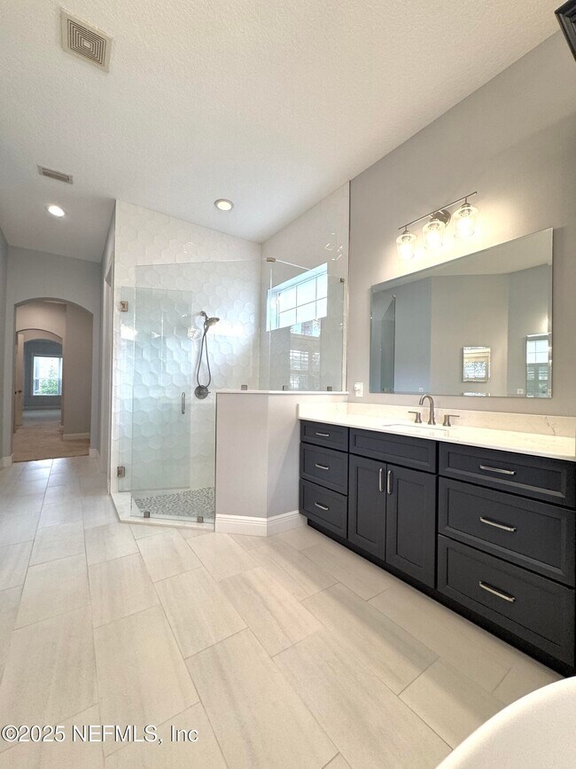 Building Photo - 642 Port Charlotte Dr