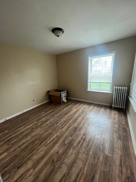 Building Photo - 138 W 70th St