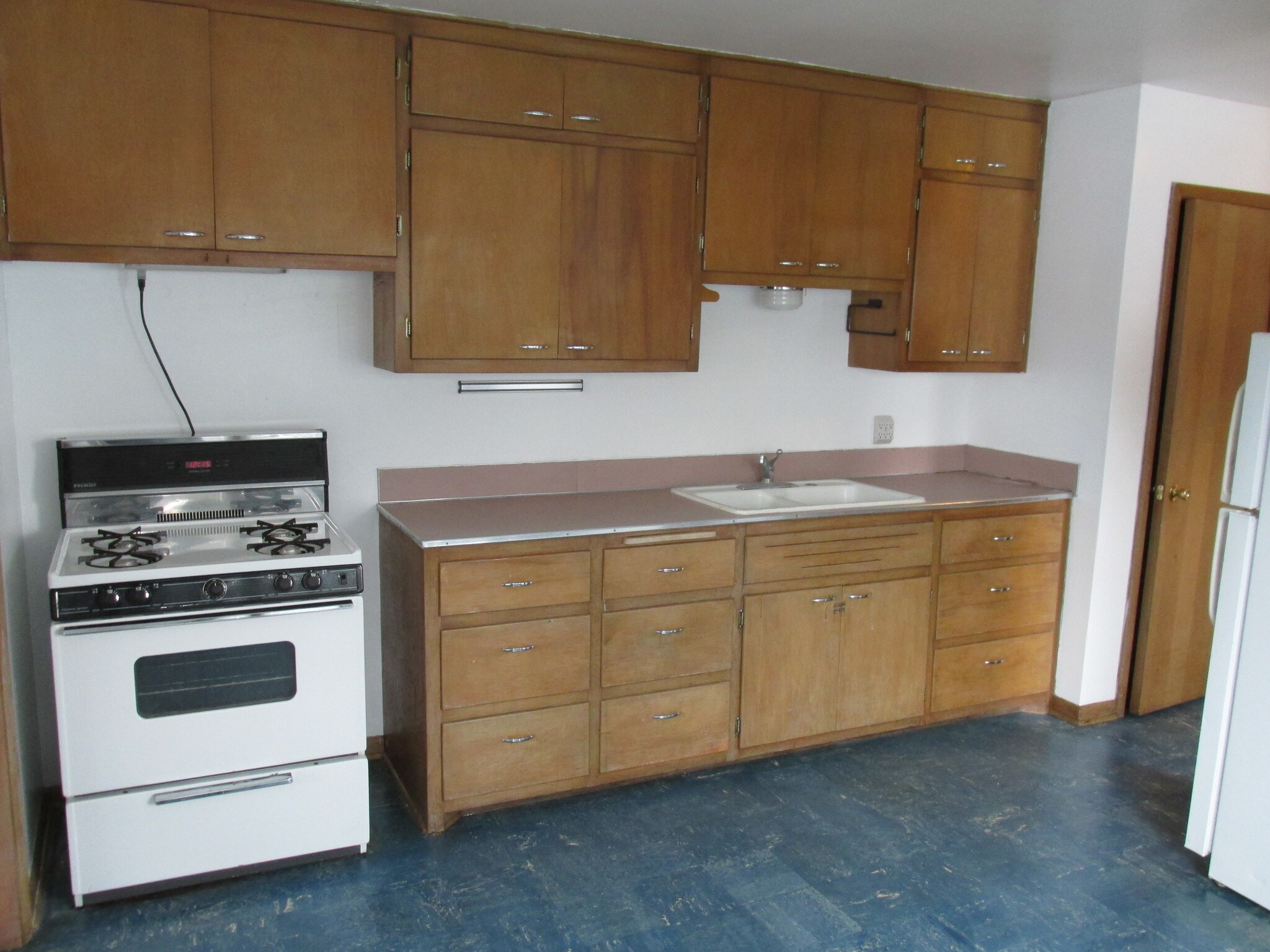 Building Photo - 1113 Haywood Dr