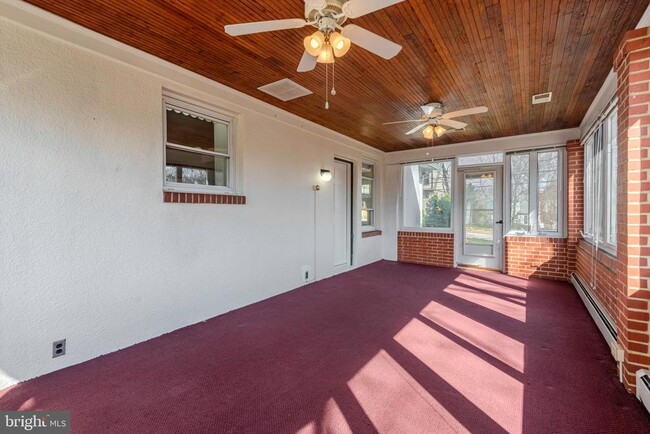 Building Photo - 871 Highland Ave