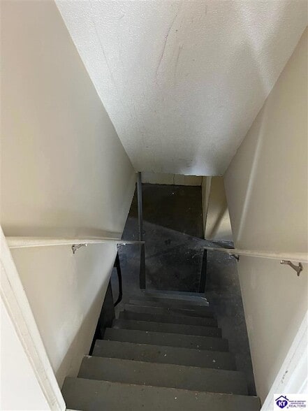 Building Photo - 1709 Cliff Ridge Ct