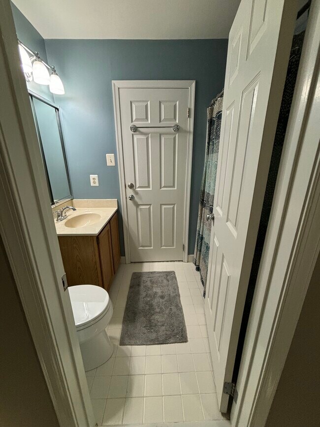 Building Photo - 1461 Conifer Dr