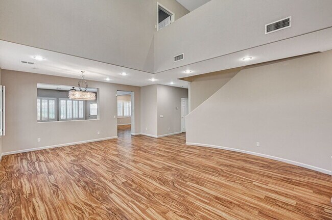 Building Photo - 10588 Isola Bella St