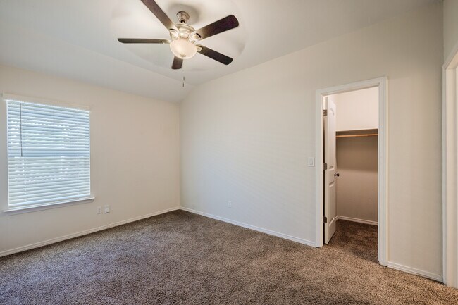 Building Photo - 1040 Indigo Sky St