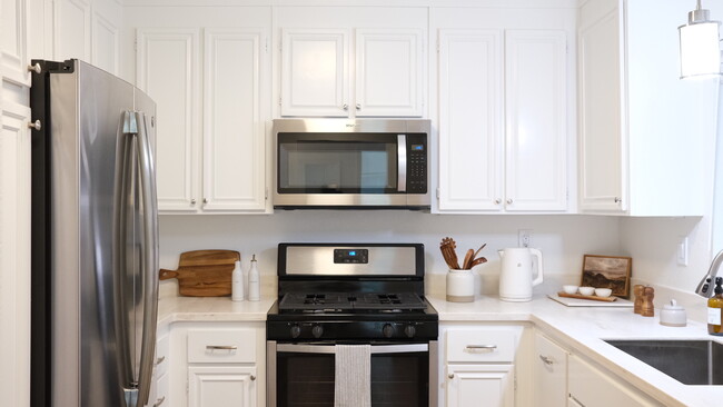 Kitchen - 250 Forest Ridge