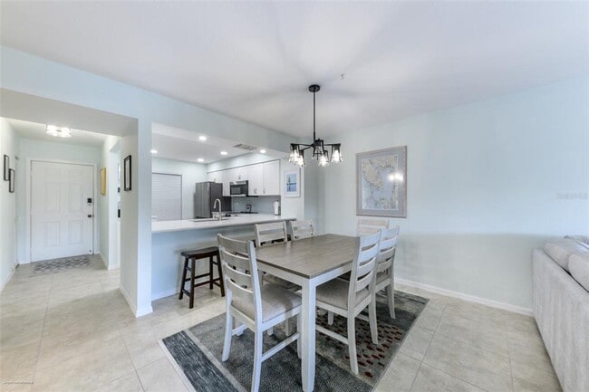Building Photo - 220 Coldeway Dr