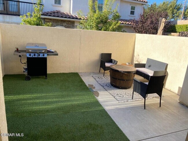 Building Photo - 32 Secret Hollow Ln