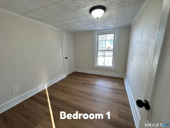 Building Photo - 21 Williams St