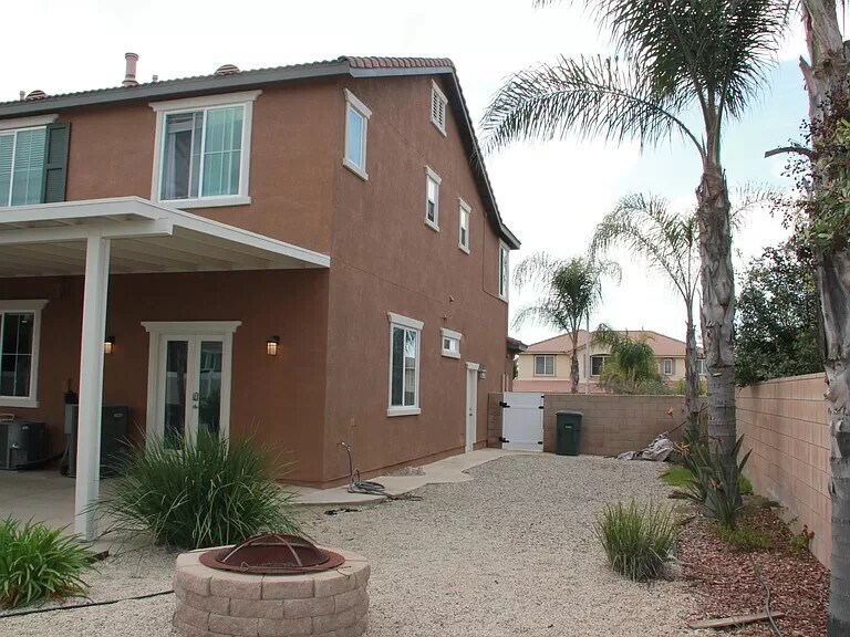 Building Photo - 9380 Dauchy Ave