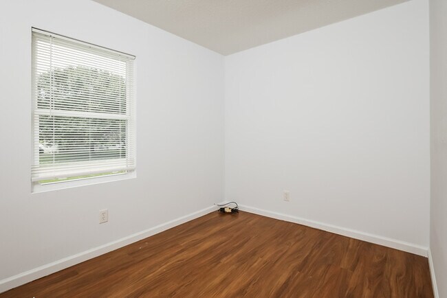 Building Photo - Charming 3-Bedroom Home in North Charleston