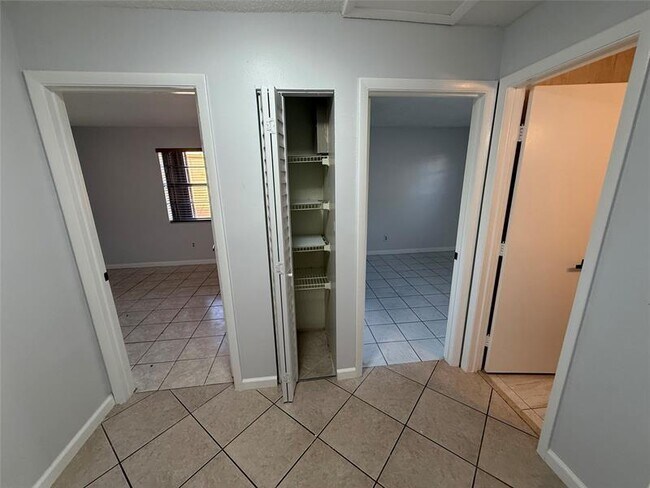 Building Photo - 2451 SW 86th Ave