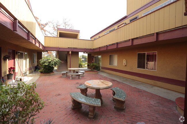 Building Photo - Alta Marina Apartments