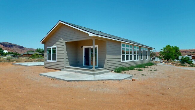 Building Photo - 2070 Starbuck Ln