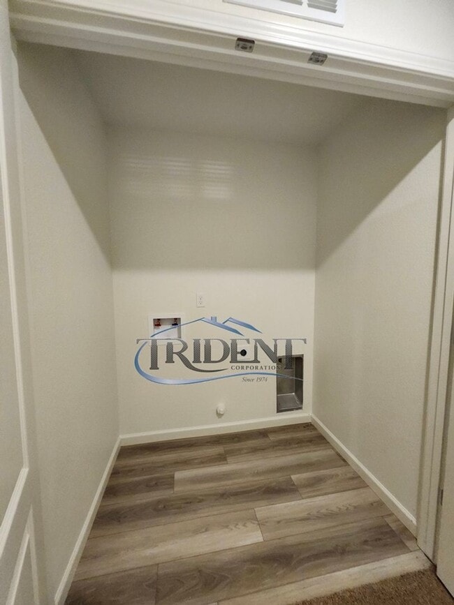 Building Photo - NEWER SOLAR HOME! This is a 3 bedroom, 2 bath house