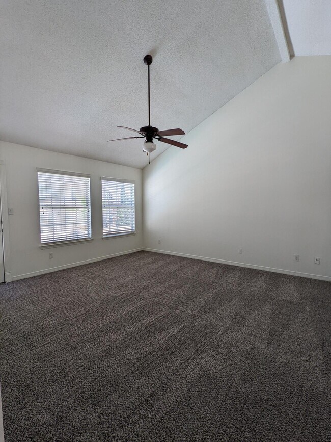 Building Photo - 12509 Sun Haven Dr
