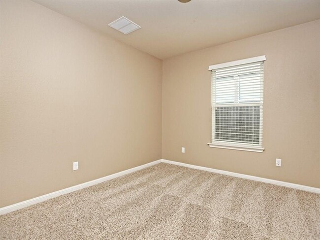 Building Photo - 140 Copper Lake Ln