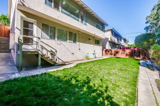 Building Photo - 2329 Trenton Dr