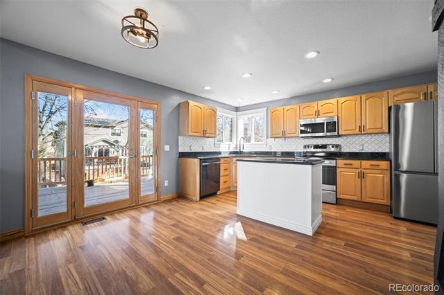 Building Photo - 421 W English Sparrow Dr