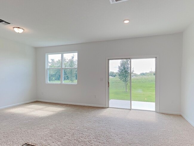 Building Photo - 703 Madison Dr