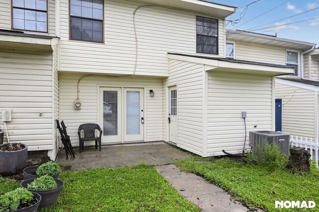 Building Photo - 4232 5th Ave S