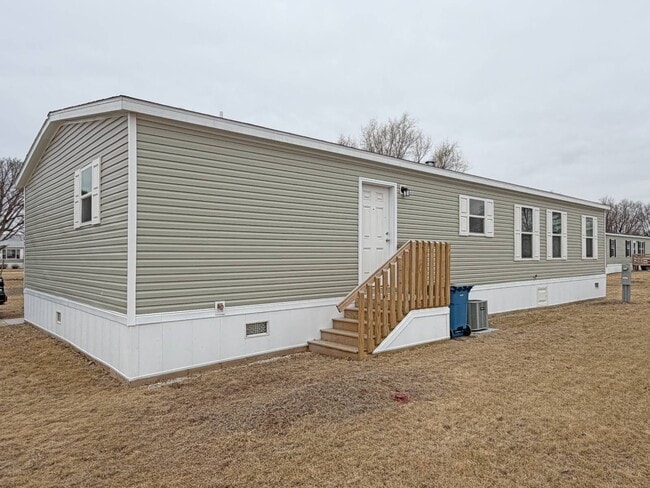 Building Photo - 781 W Walcott Rd