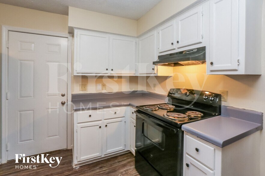 Building Photo - 3697 Beckman Dr