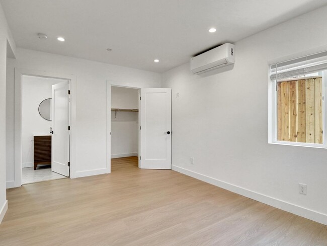 Building Photo - 644 Pier Ave
