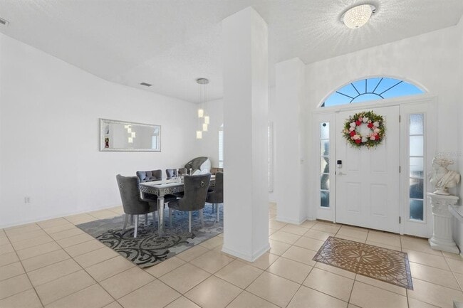 Building Photo - 6 Reybury Ln