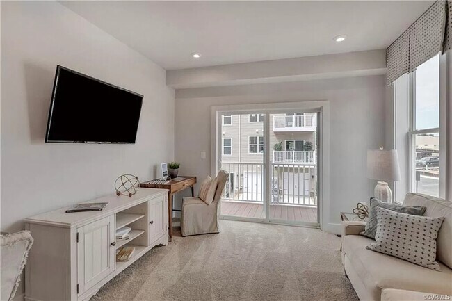 Building Photo - 806 Wesley Lane Unit A  Charlottesville, V...