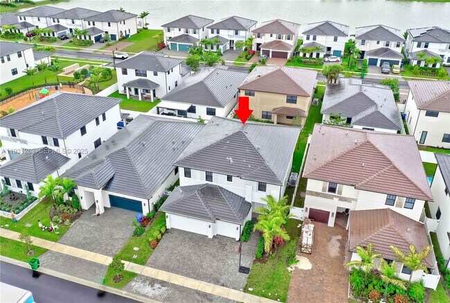 Building Photo - 4416 SW 174th Ave