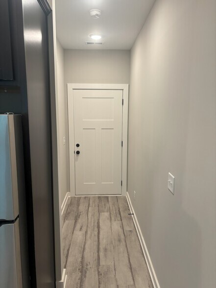 Building Photo - 439 Hobbs Ave