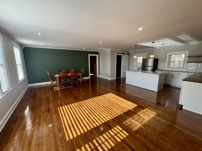 Building Photo - 1711 Greenland Dr