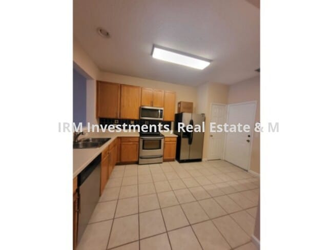 Building Photo - 3 bed 2.5 bath Townhome w 1 car garage